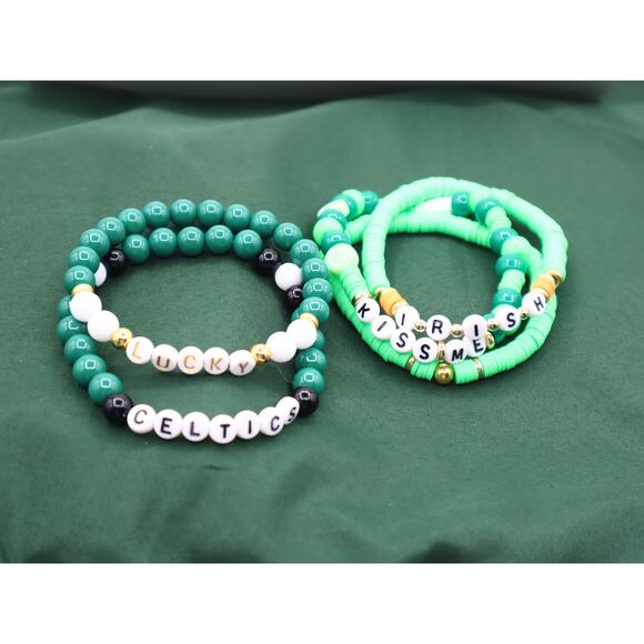 Beaded bracelet made with glass beads perfect for St. Patrick's Day. - Picture 3 of 6